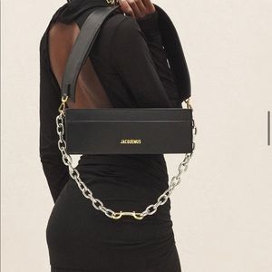 “jacquemus chain bag”